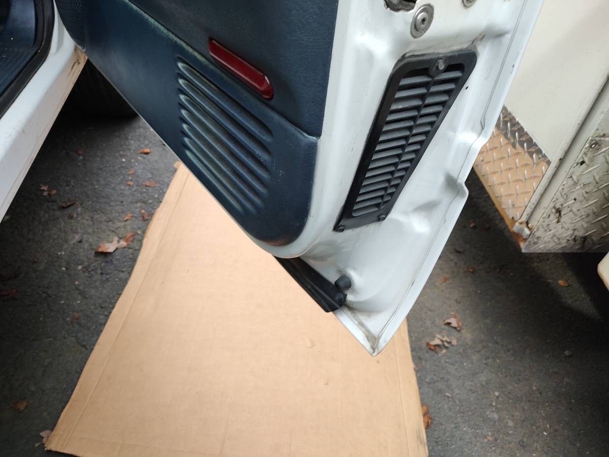 Chevy-c2500-1995-white-4