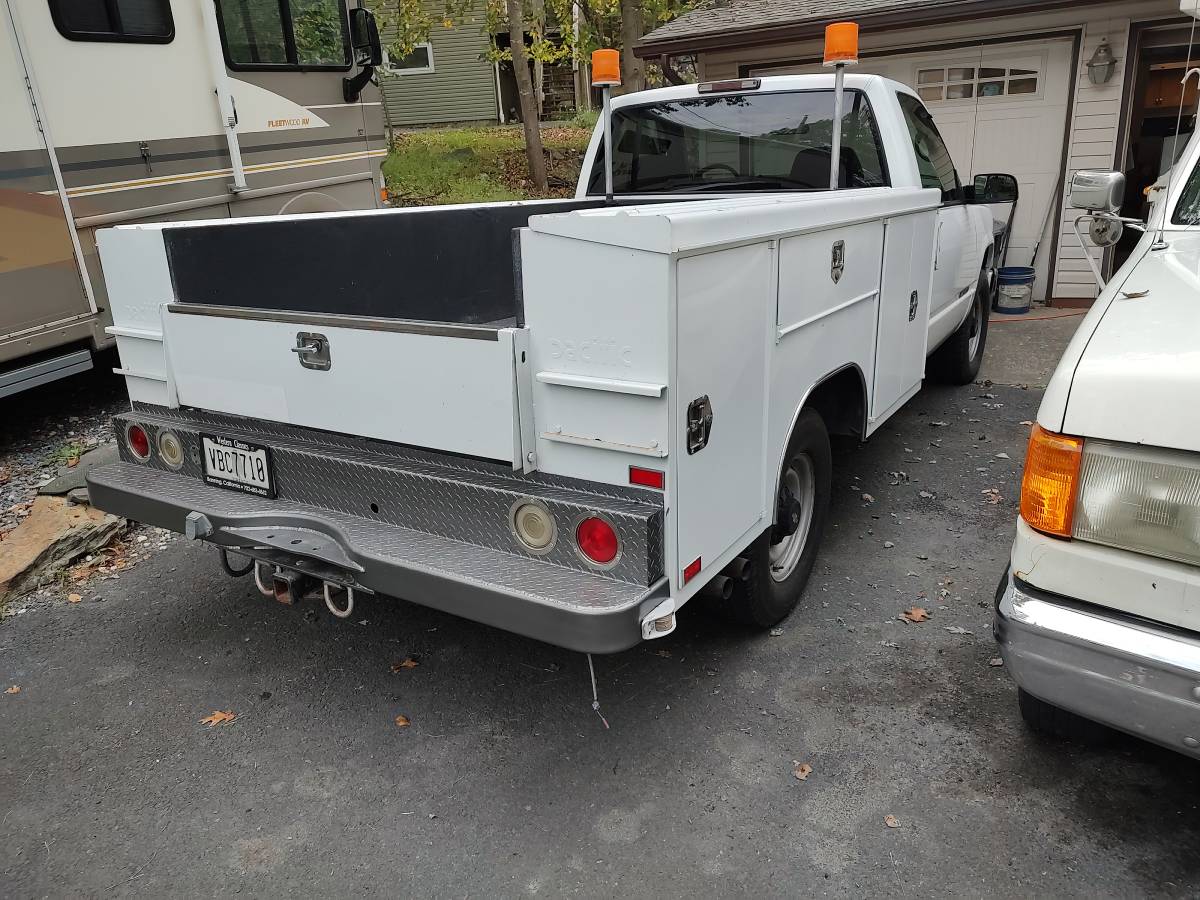 Chevy-c2500-1995-white-9