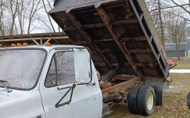 Chevy-c30-1985-white-1