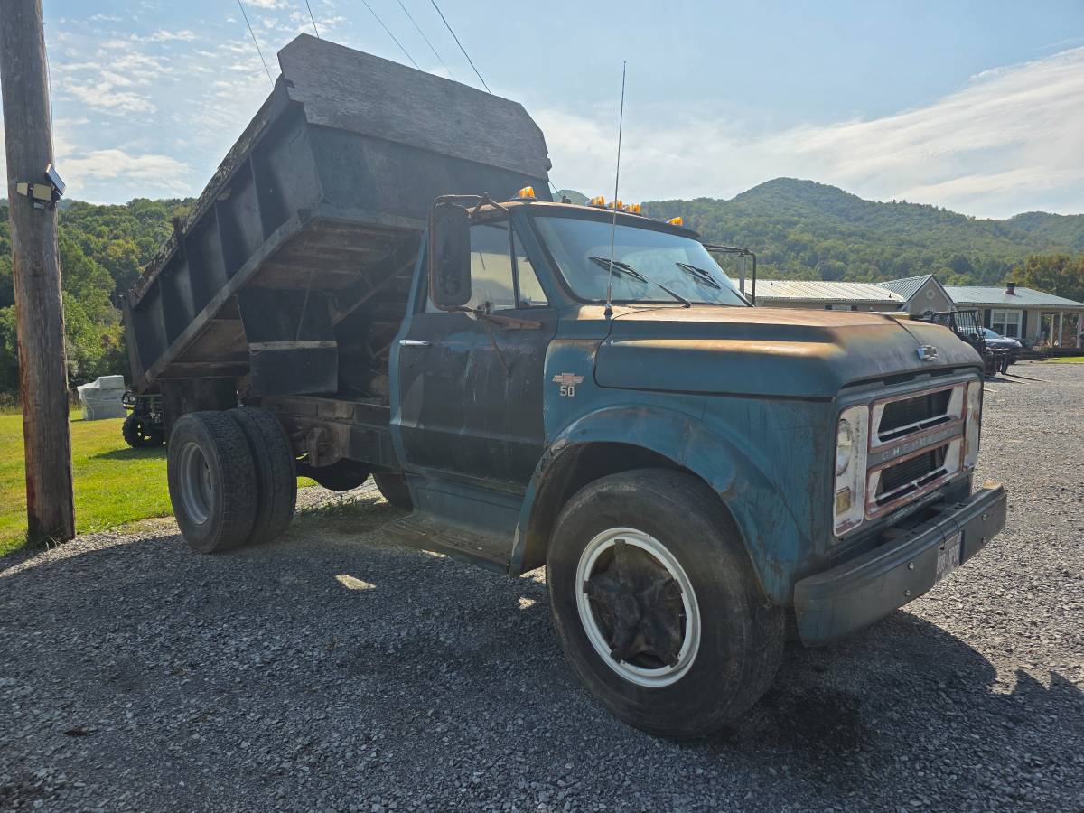 Chevy-c50-1967-blue-1