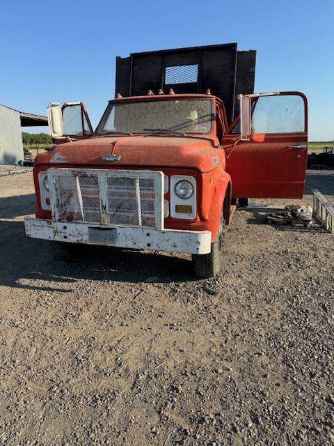 Chevy-c60-1968-orange-3