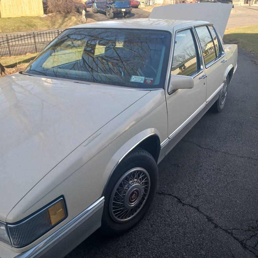 Chevy-cadillac-1990-white-5