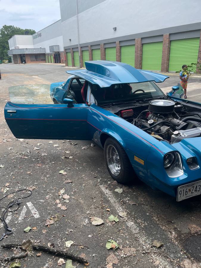 Chevy-camaro-1979-blue-10