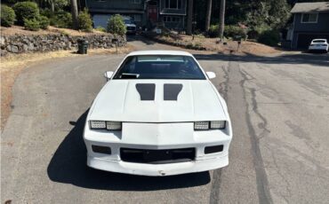 Chevy-camaro-1987-white-2