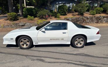 Chevy-camaro-1987-white