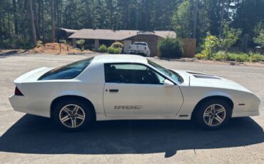 Chevy-camaro-1987-white-6