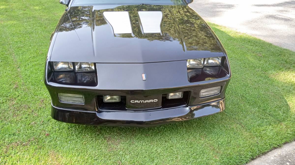 Chevy-camaro-iroc-1989-black-1