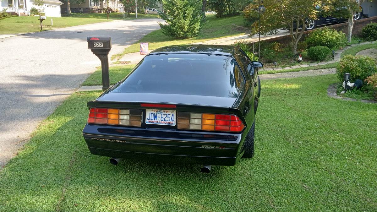Chevy-camaro-iroc-1989-black-2