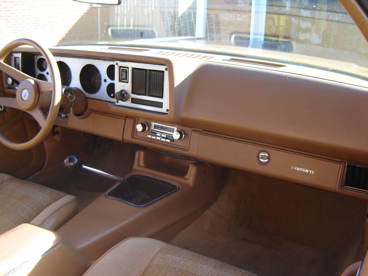 Chevy-camaro-rs-1979-13