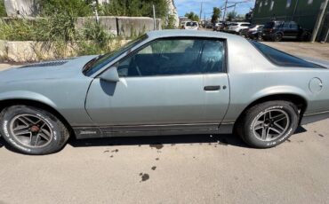 Chevy-camaro-z28-1985-silver-1
