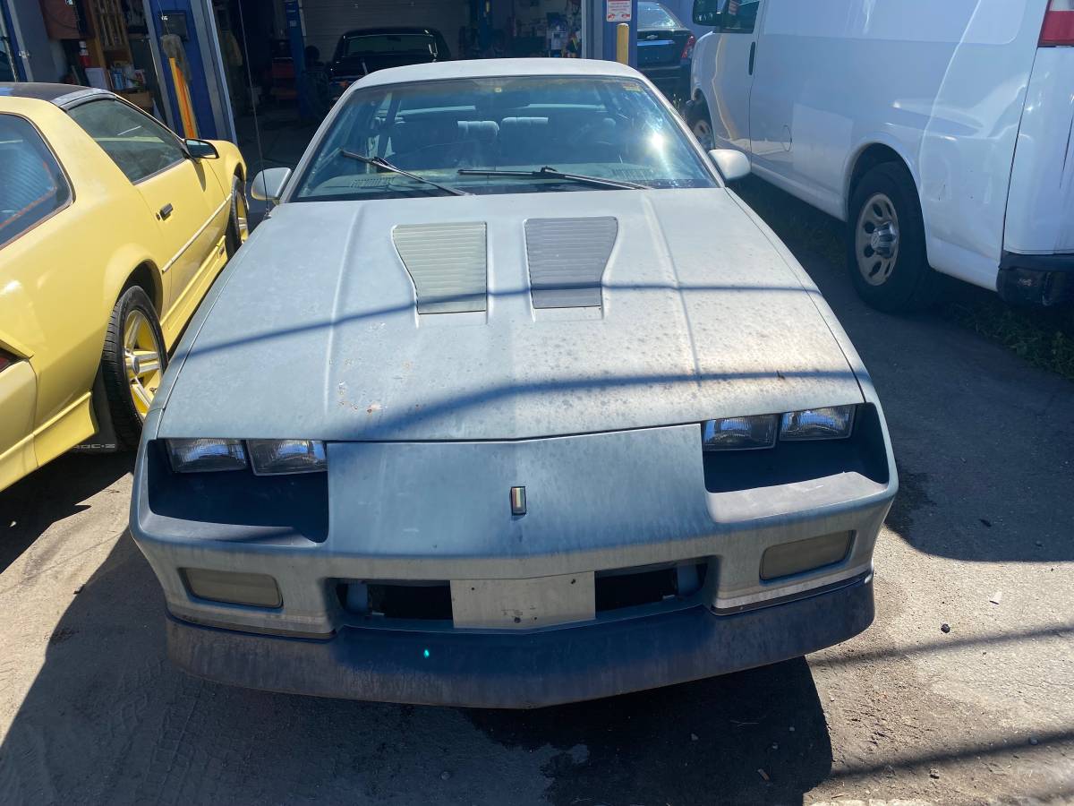 Chevy-camaro-z28-1985-silver-10
