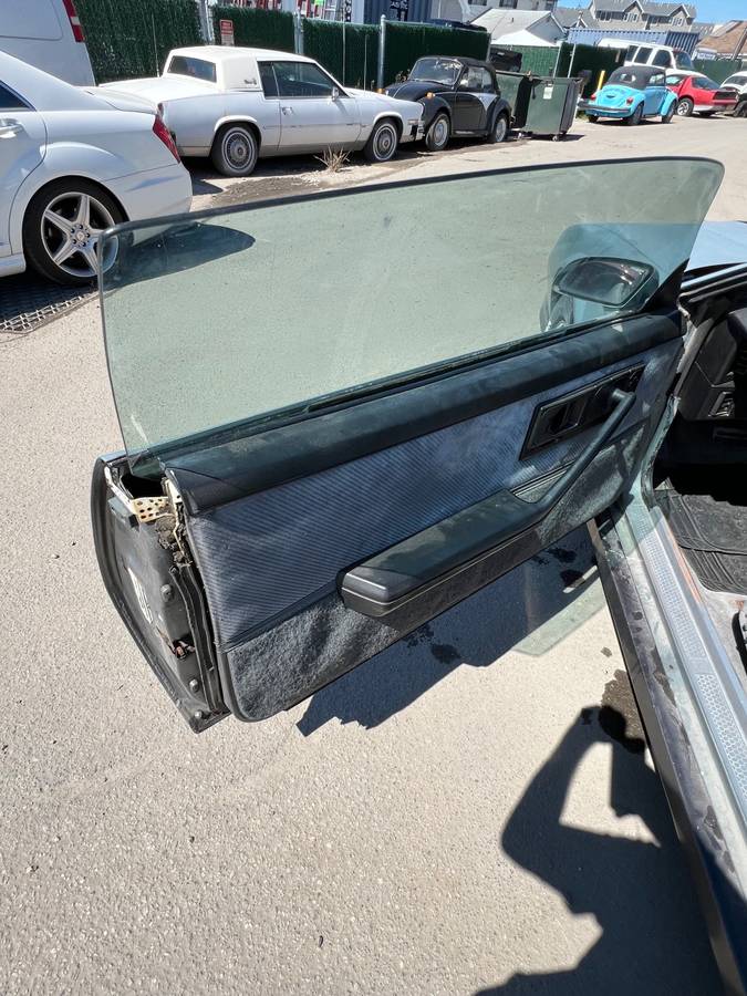 Chevy-camaro-z28-1985-silver-16