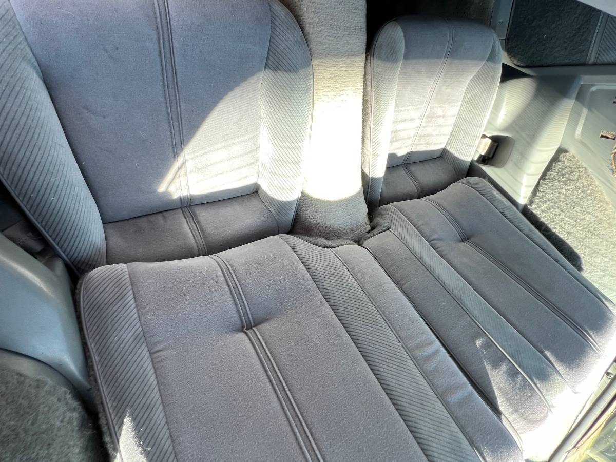 Chevy-camaro-z28-1985-silver-18