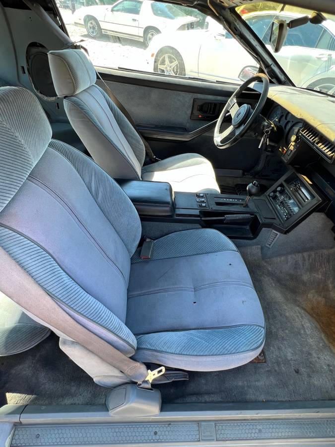 Chevy-camaro-z28-1985-silver-21