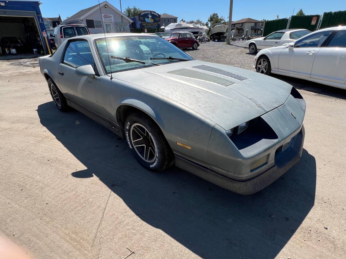 Chevy-camaro-z28-1985-silver-8