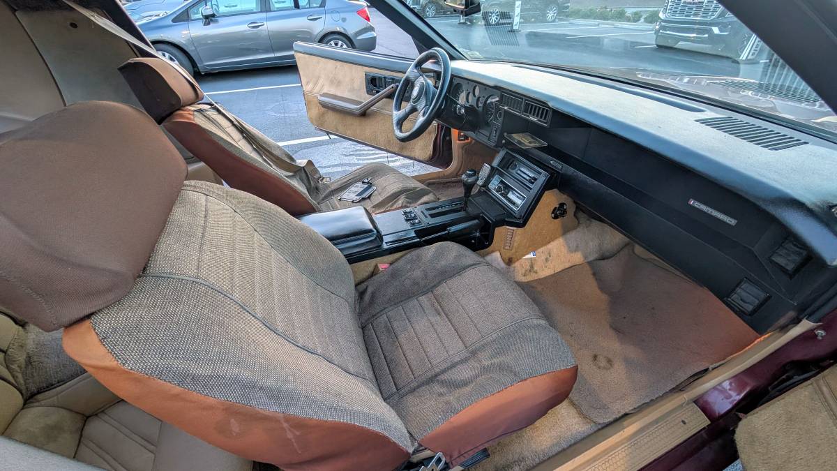 Chevy-camaro-z28-1986-13