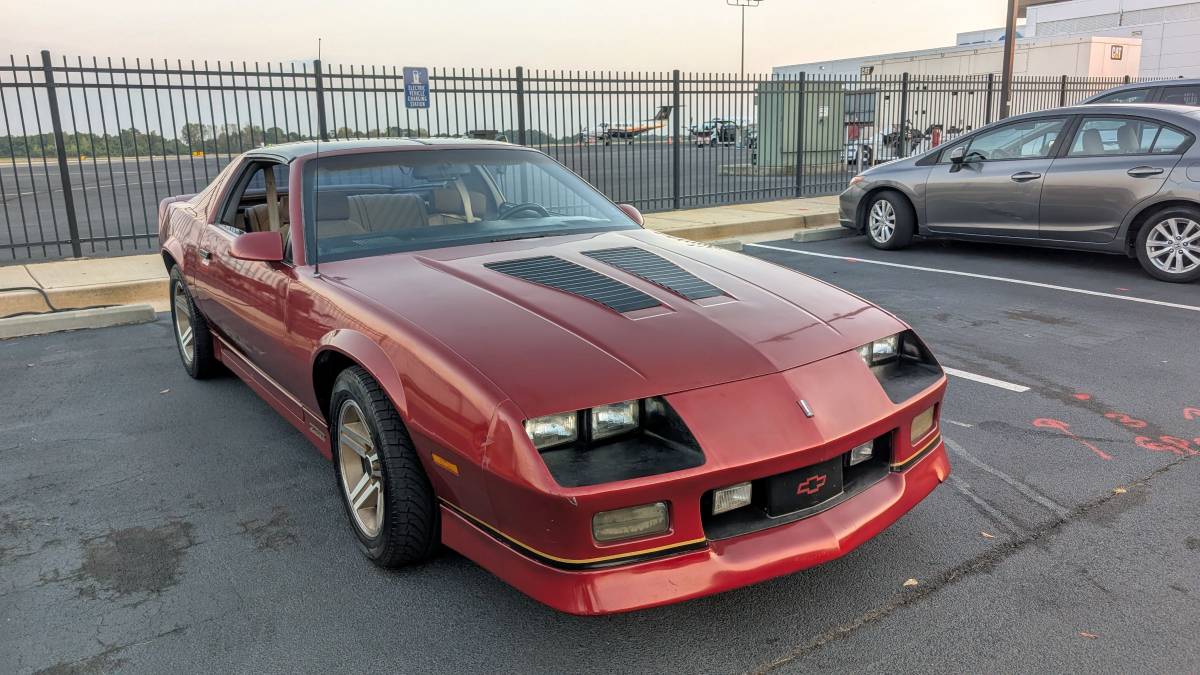 Chevy-camaro-z28-1986-18