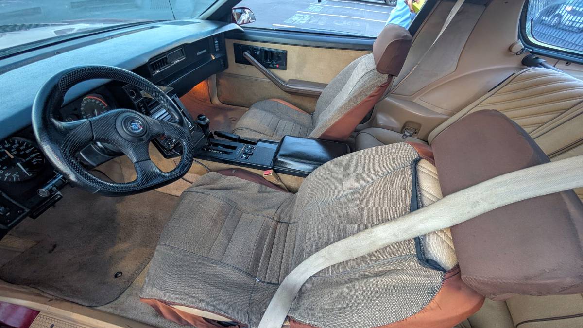 Chevy-camaro-z28-1986-9
