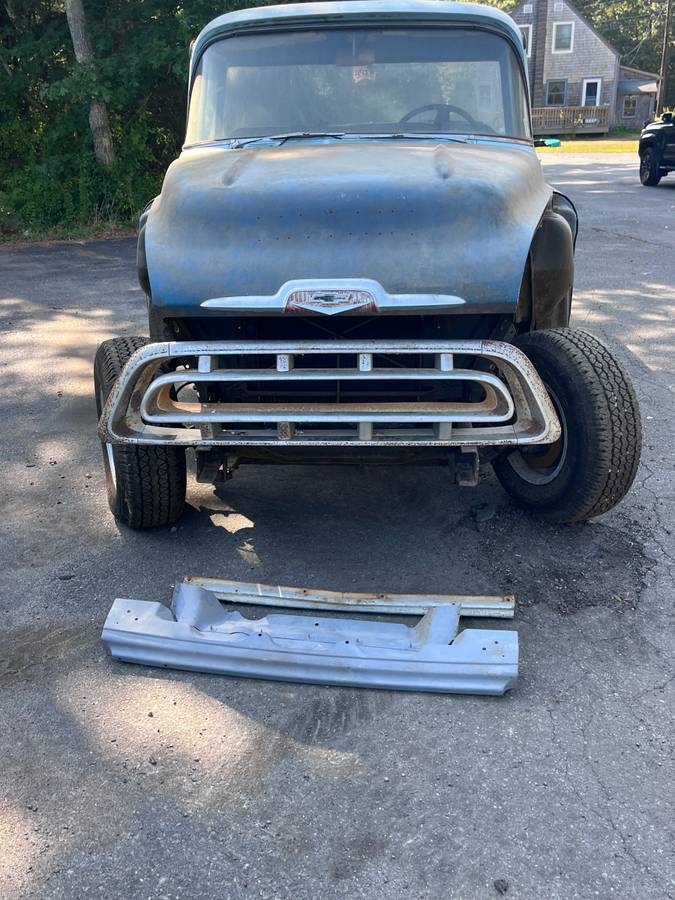 Chevy-cameo-1957-blue-17