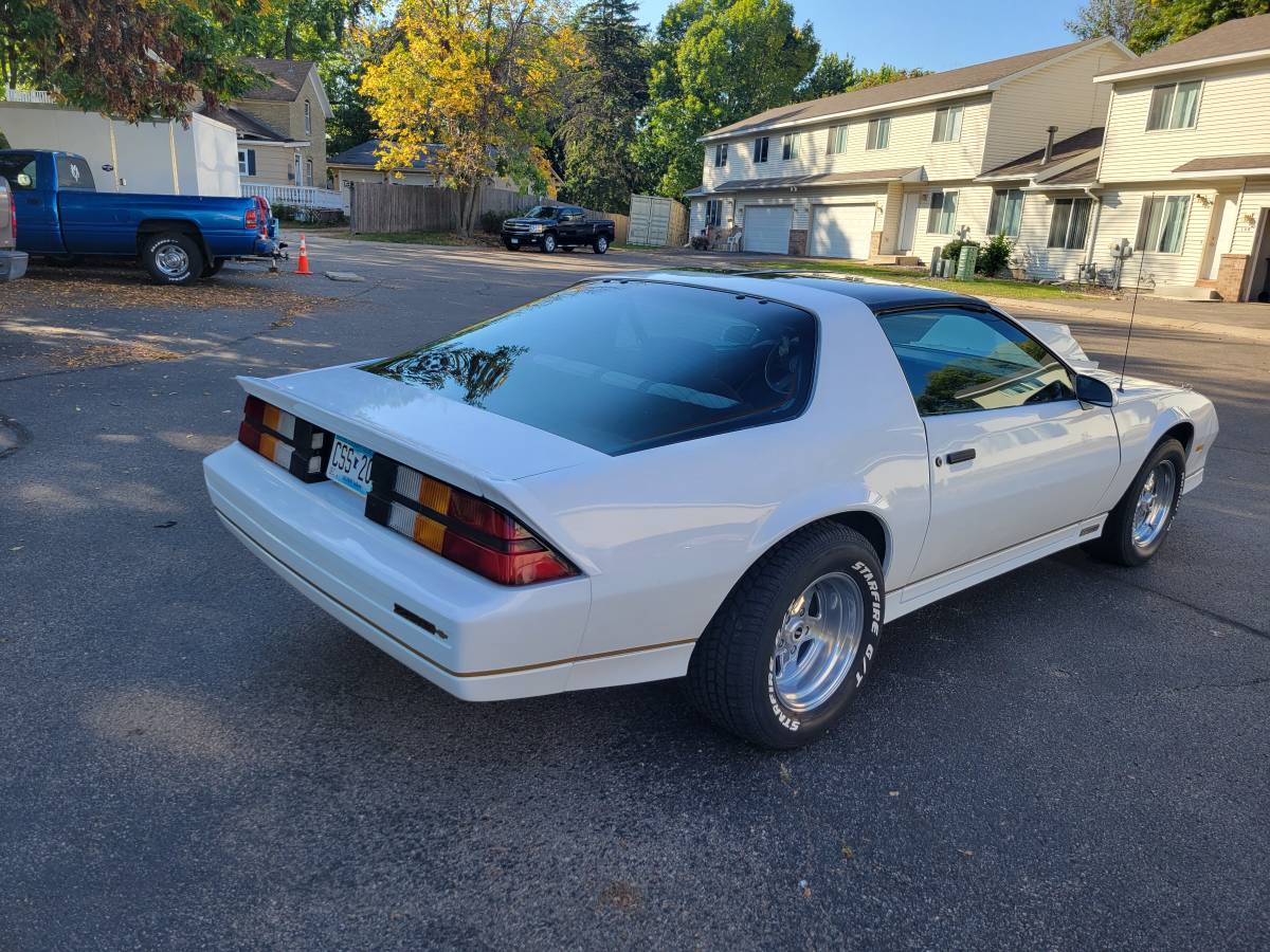 Chevy-camero-z28-1984-white-8