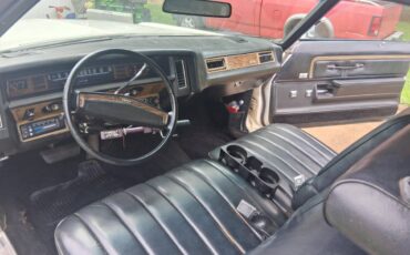 Chevy-caprice-classic-1975-white-22