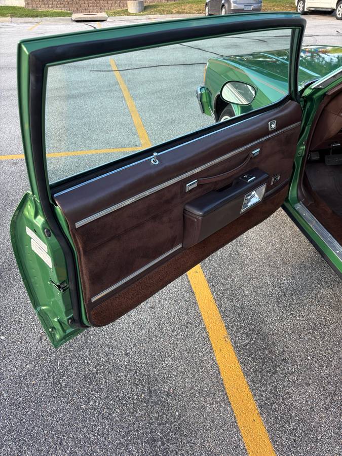 Chevy-caprice-classic-1984-green-11