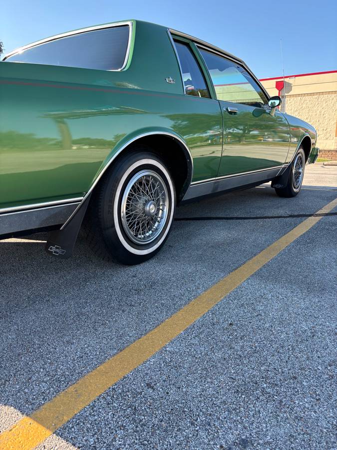Chevy-caprice-classic-1984-green-8