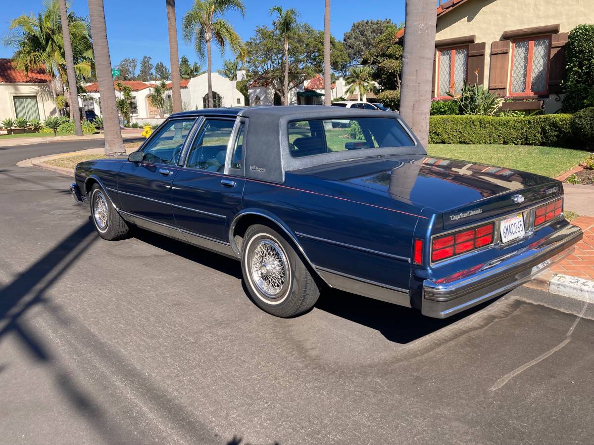 Chevy-caprice-classic-brougham-1989-blue-1