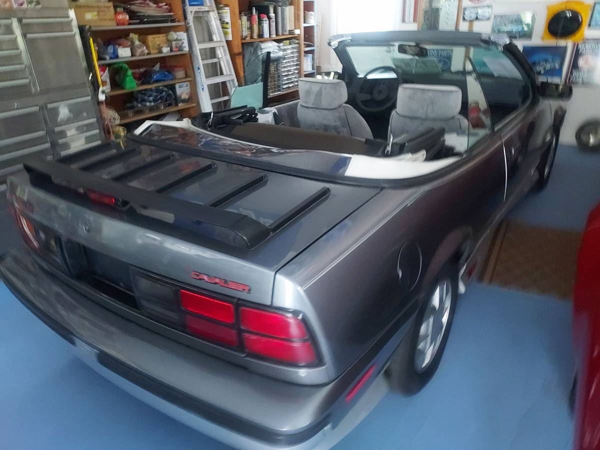 Chevy-cavalier-z24-convt-1988-grey-1