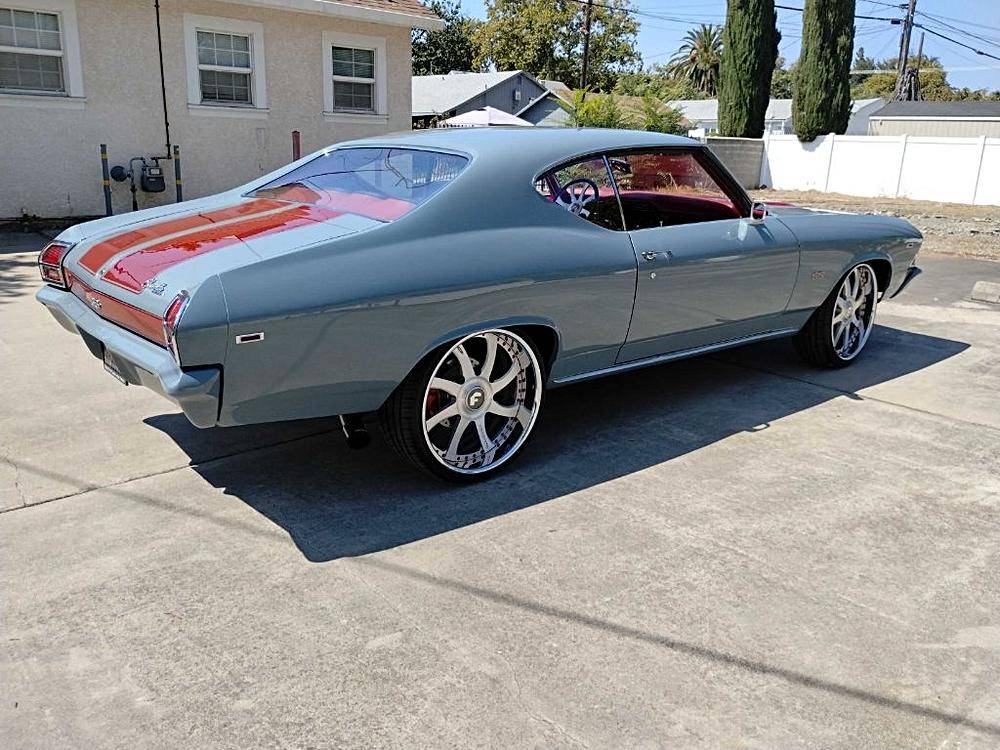 Chevy-chevelle-1969-custom-9