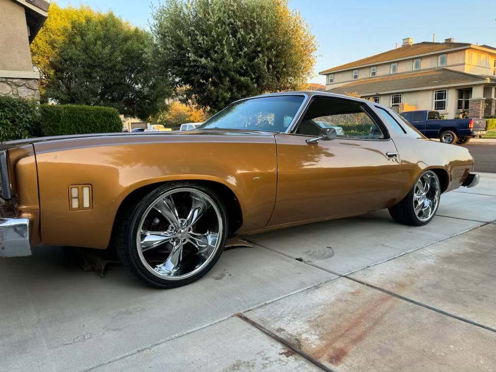 Chevy-chevelle-sports-coop-rebuilt-v8-350-wha-1974-24