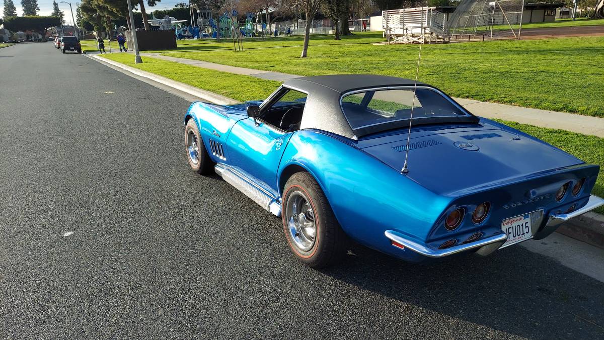 Chevy-corvette-1969-blue-22