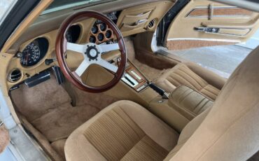 Chevy-corvette-1976-white-4