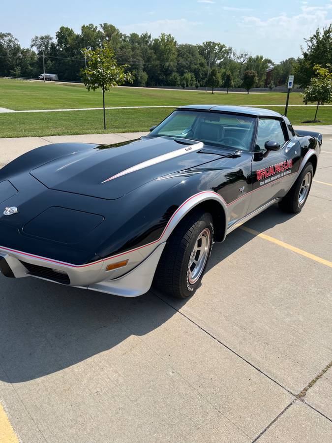 Chevy-corvette-1978-custom-2