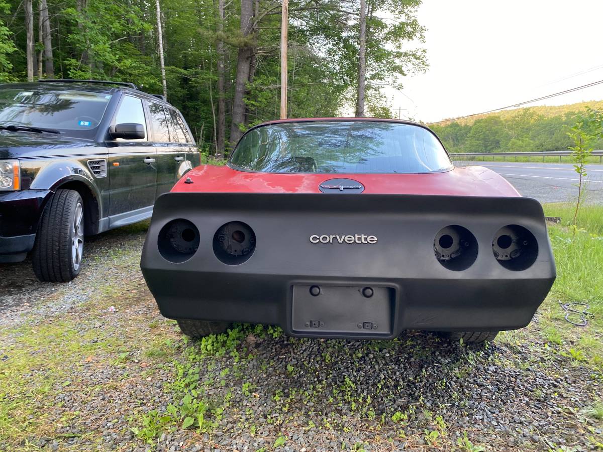 Chevy-corvette-1980-red-2
