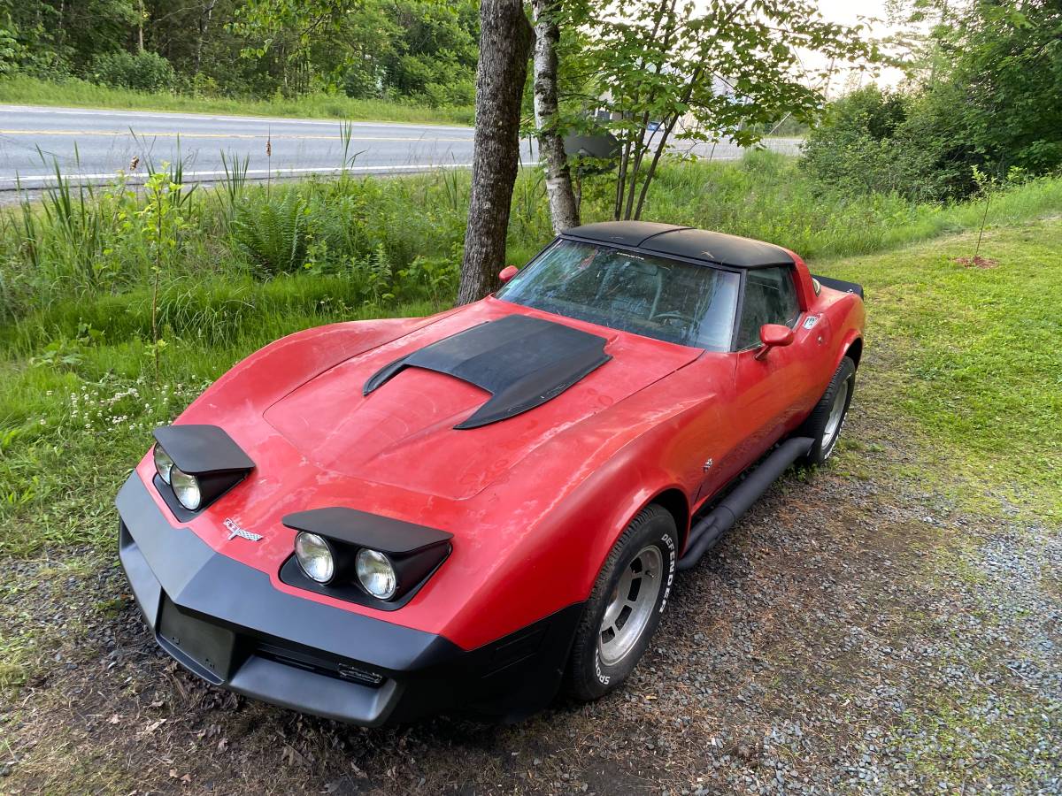 Chevy-corvette-1980-red-5