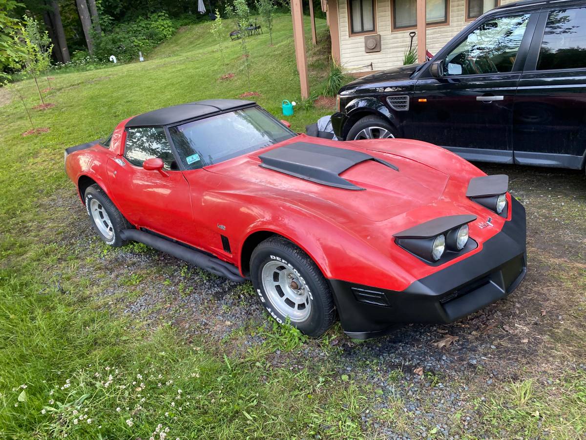 Chevy-corvette-1980-red