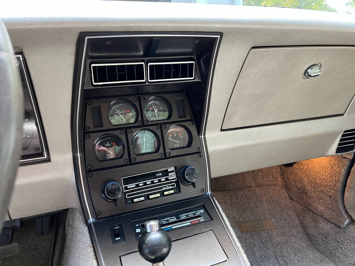 Chevy-corvette-1982-6