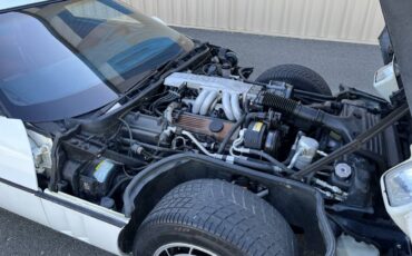 Chevy-corvette-1986-white-16