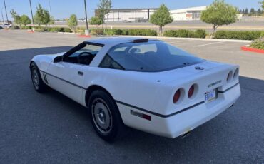 Chevy-corvette-1986-white-19