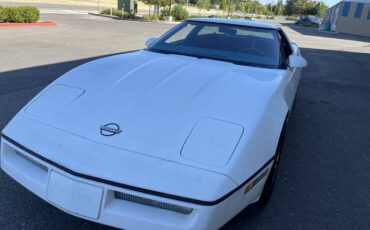 Chevy-corvette-1986-white-3