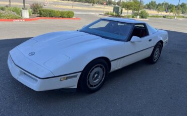 Chevy-corvette-1986-white-8