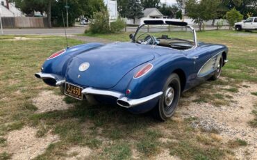 Chevy-corvette-convertible-1959-blue-2