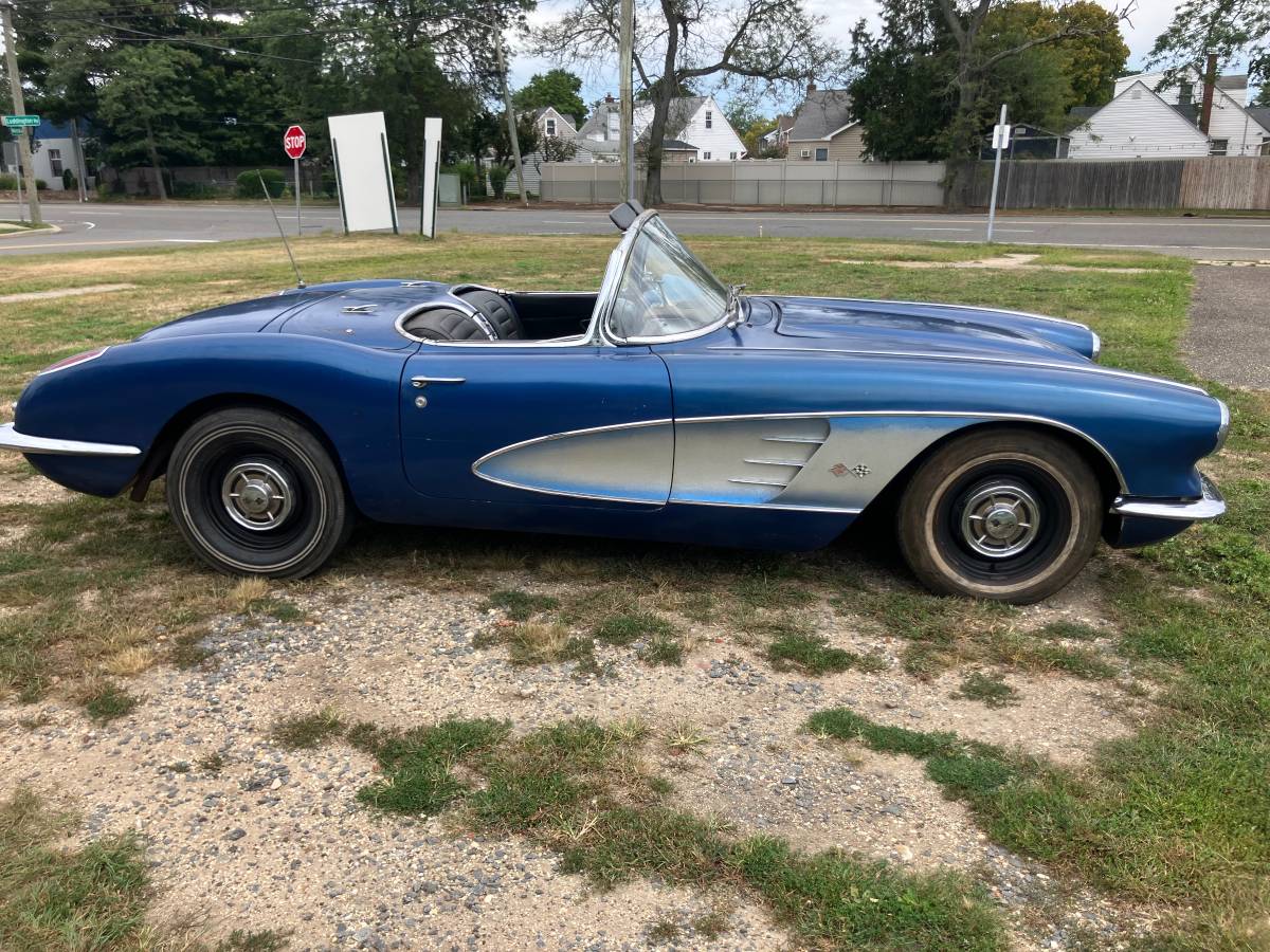 Chevy-corvette-convertible-1959-blue-3