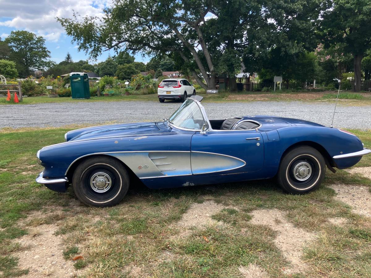 Chevy-corvette-convertible-1959-blue-7