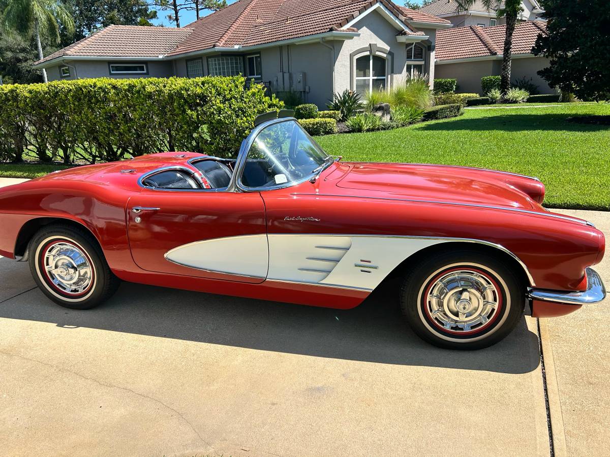 Chevy-corvette-convertible-1961-red-1