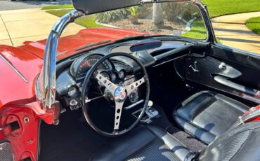 Chevy-corvette-convertible-1961-red-10
