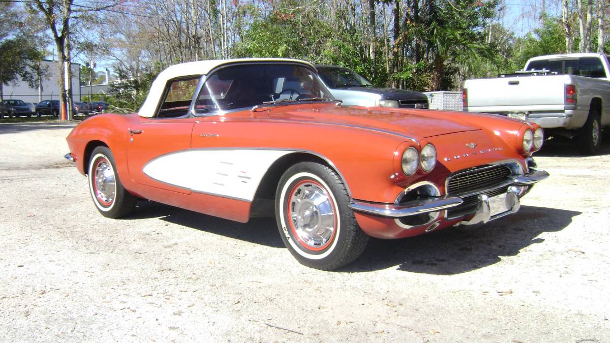 Chevy-corvette-convertible-1961-red-14