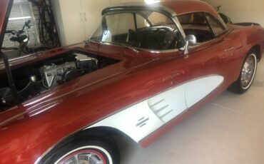 Chevy-corvette-convertible-1961-red-15