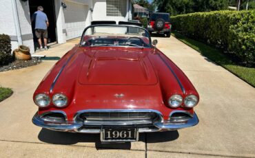 Chevy-corvette-convertible-1961-red